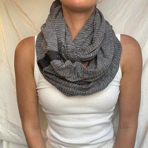 Lululemon infinity scarf